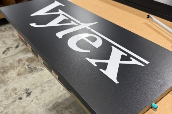 hp-carousel-signage-decal-vytex-b